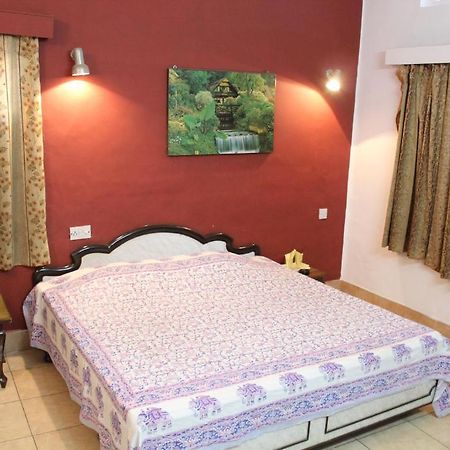 Lakshmi Guest House Dehradun Exterior photo