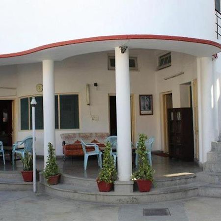 Lakshmi Guest House Dehradun Exterior photo